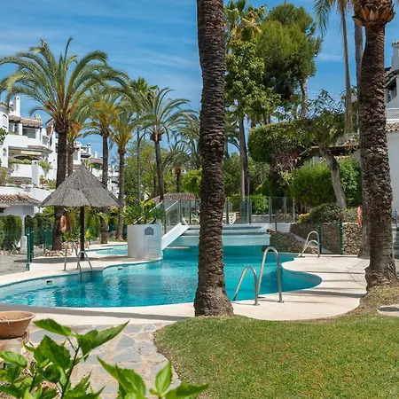Apto. Residencial En Golden Apartmán